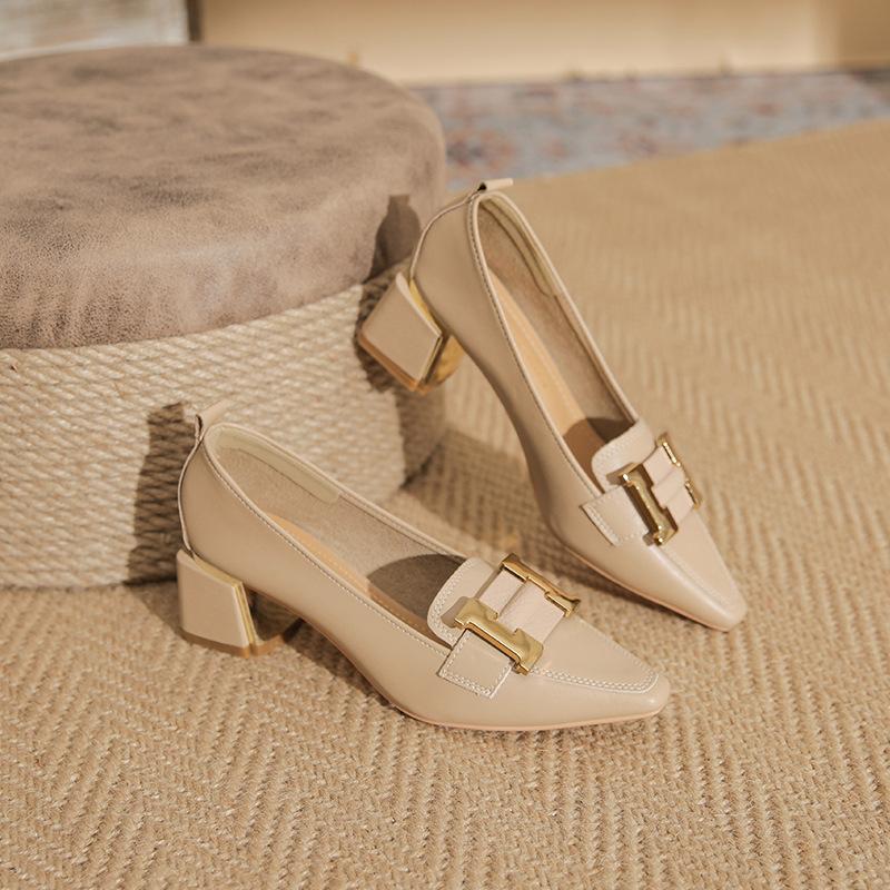 Destiny | Stylish Loafers with Block Heel – Elegant Pointed-Toe Shoes for Office & Everyday Wear - Image 1
