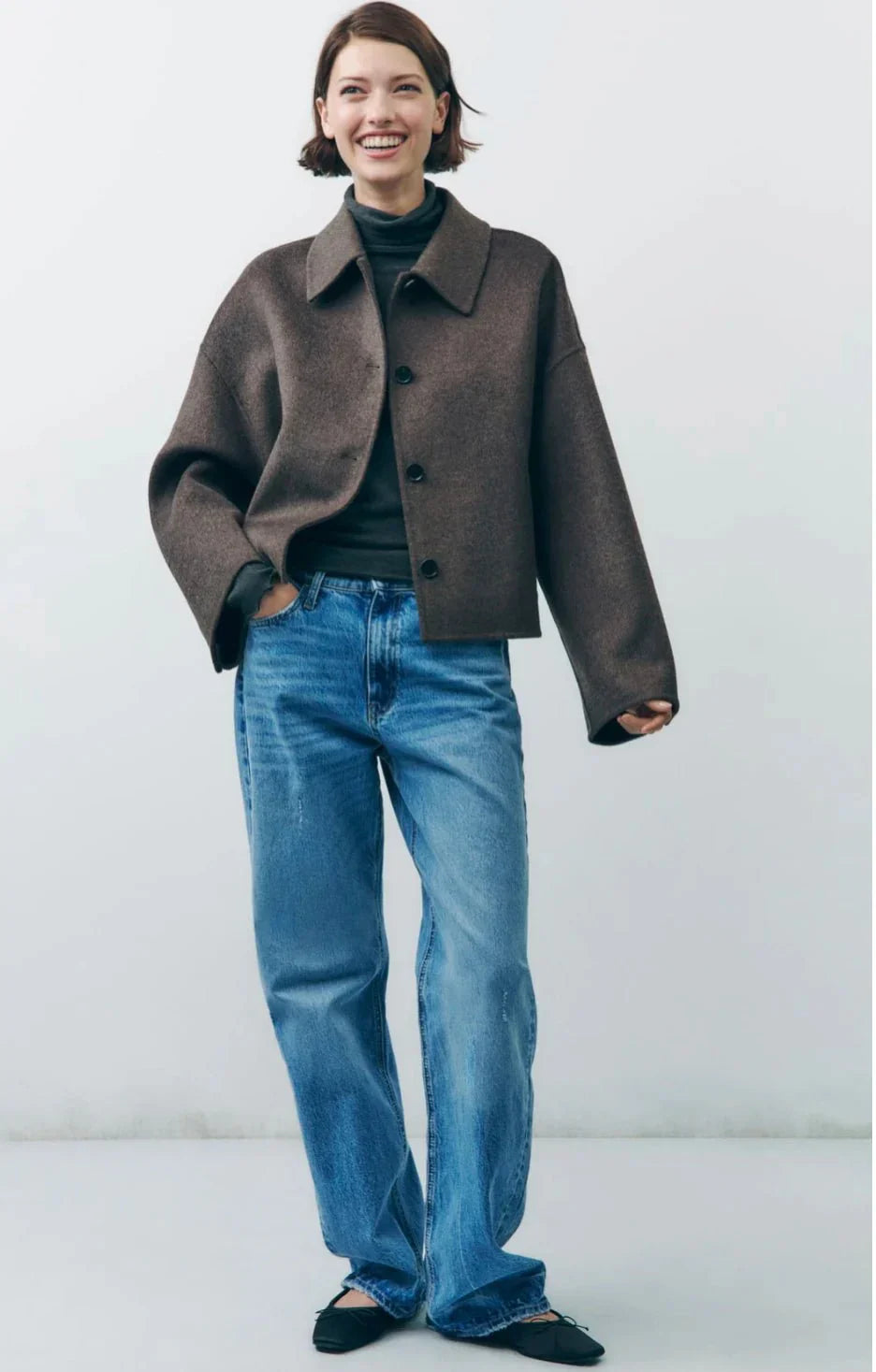Carolyn | Women's Cropped Oversized Jacket - Image 2